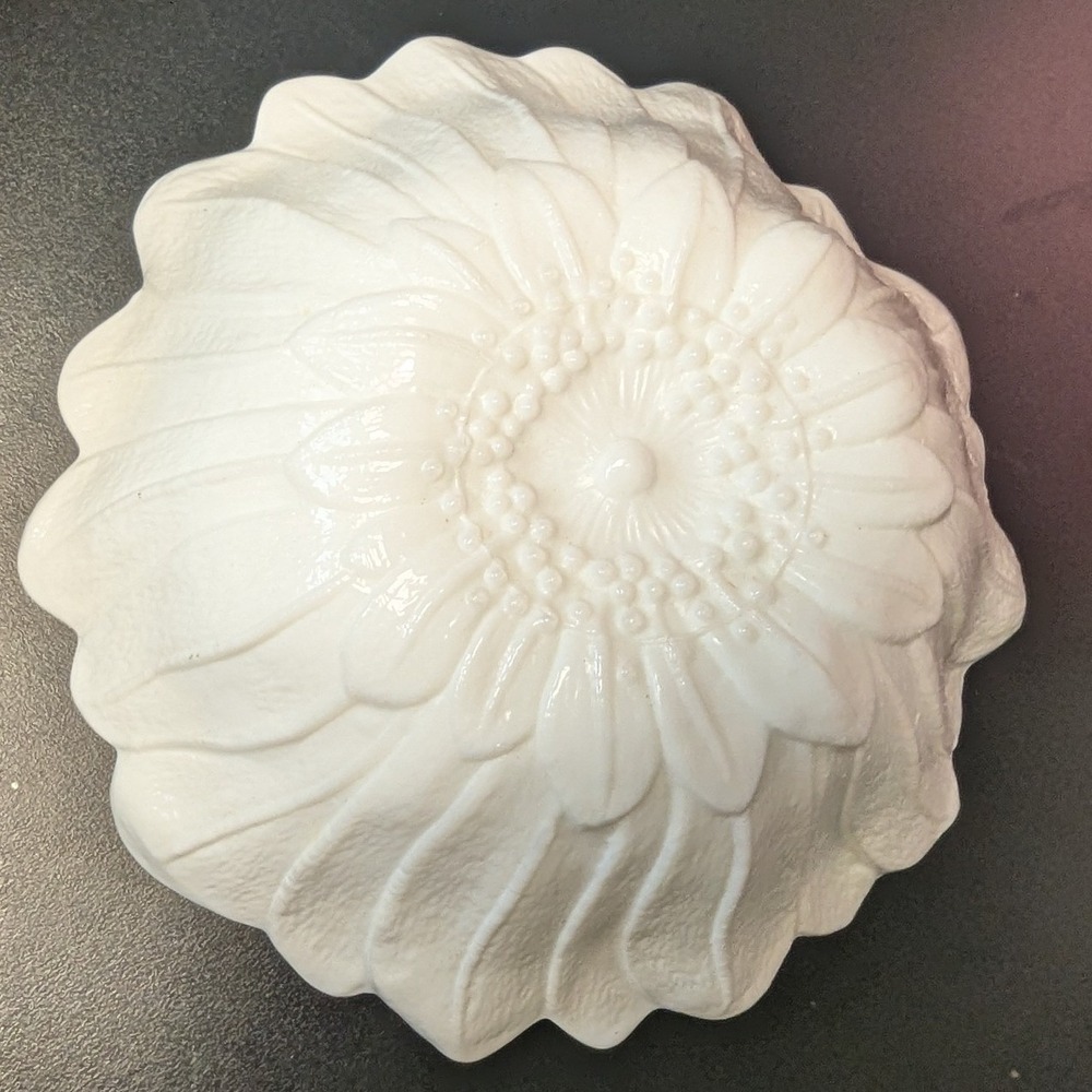 Indiana Glass Lily Pons Bowl White Milk Glass Sunflower Pattern 7 Inch